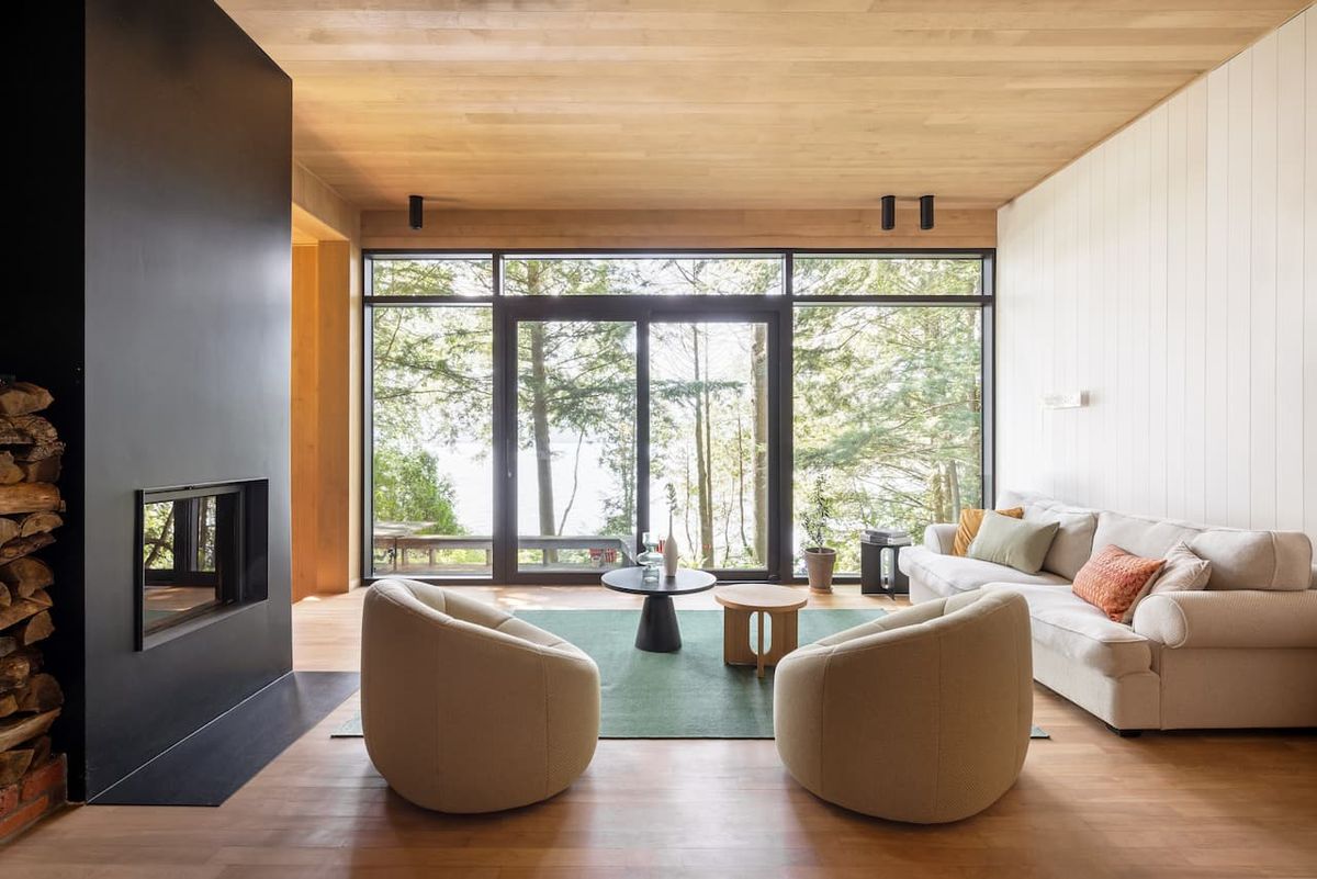 Lumière, bois, élégance | Le Chalet Magog par Mélodie Violet