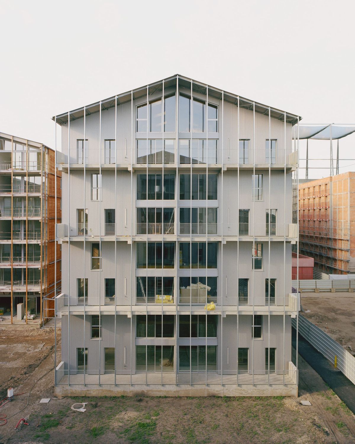 Volumes Capables | Béton brut et liberté d’usages par A6A