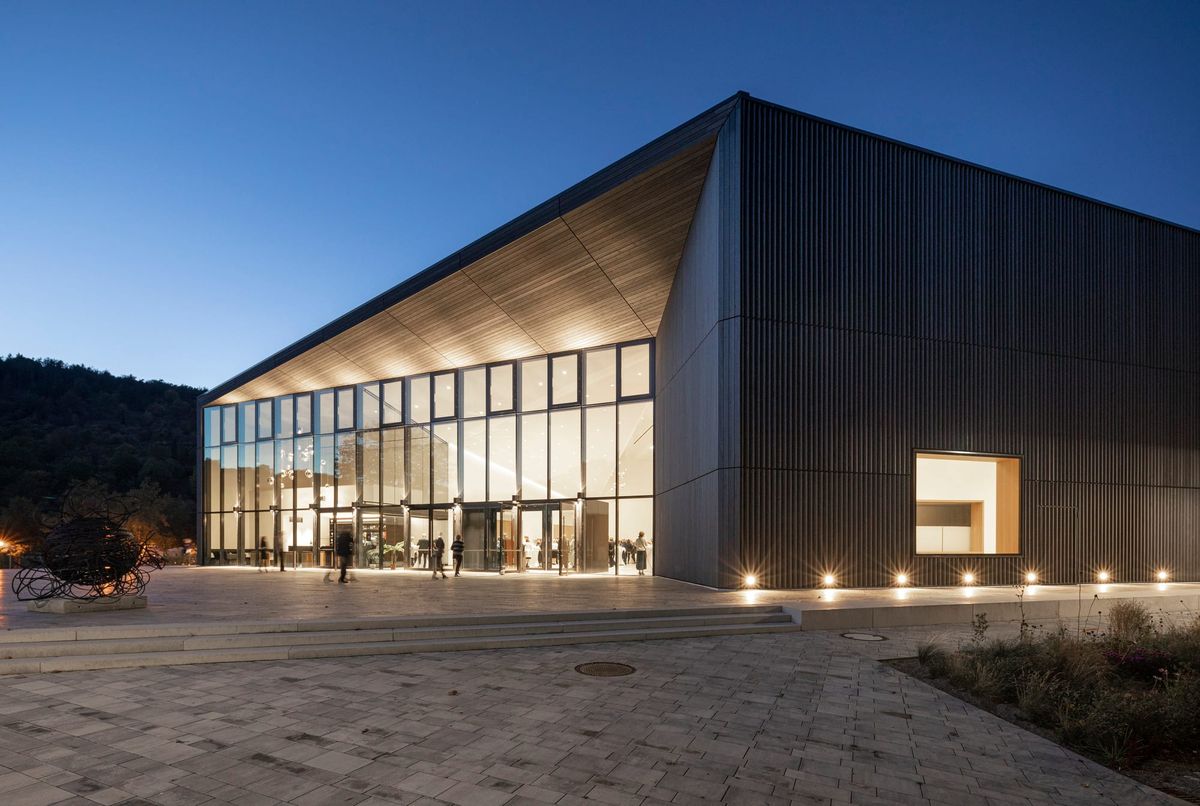 HENN compose avec la lumière et le bois | TauberPhilharmonie