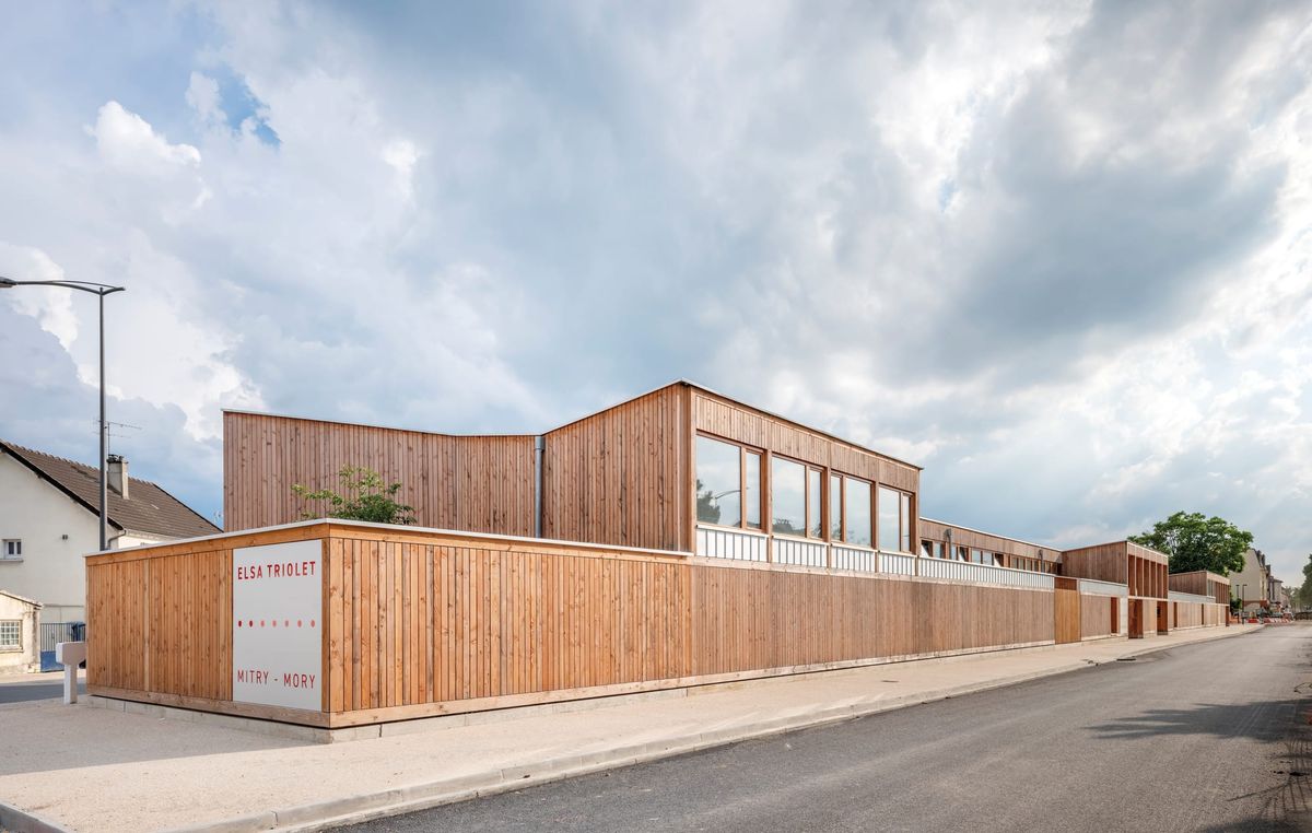 École maternelle | Un hameau de bois par Richter architectes