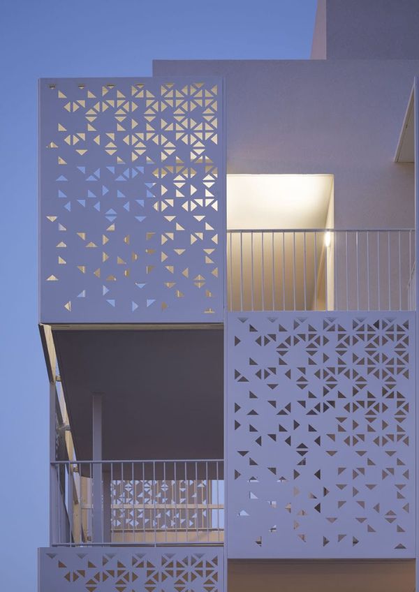 ORIGAMI | Une Façade Dentelée Qui Transforme l’Expérience Urbaine par AAFC