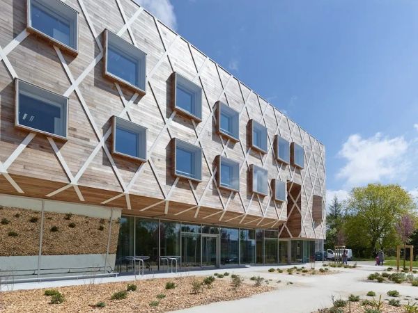 Mairie de Quimper | Façade en diagonales par Guinée*Potin Architectes