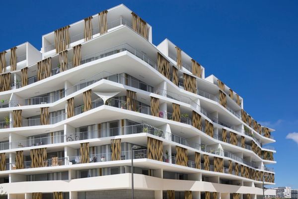 Lez-in-Art par NBJ architectes | lames torsadées