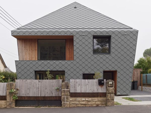 Réhabilitation expressive : la maison Écailles de MNM architectes