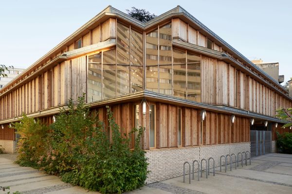 Pôle Petite Enfance | Un cocon de bois et de verdure par Guillaume Ramillien