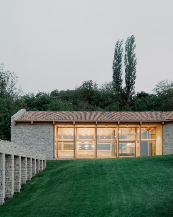 Charpente visible et volumes maîtrisés | NS STUDIO