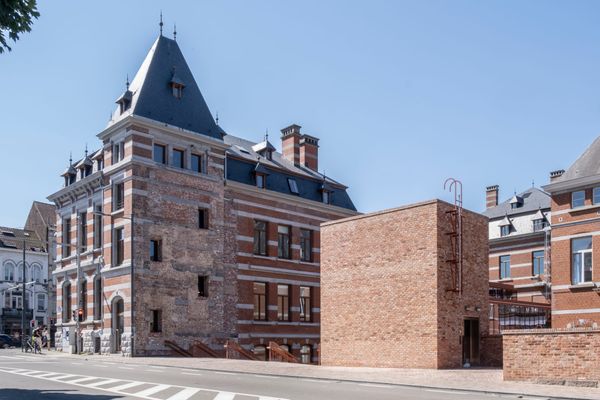 Usquare Feder | De la caserne au campus urbain par EVR + BC architects