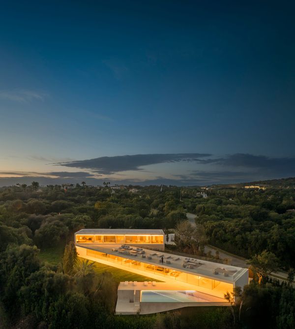 Villa 95 | Ligne de lumière par Fran Silvestre