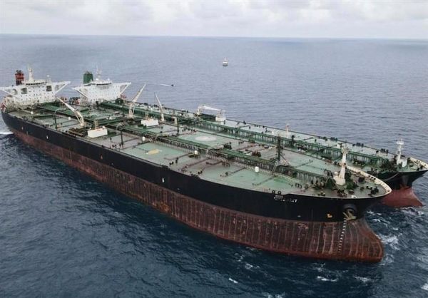 La Shadow Fleet de Rusia: Una Red Marítima para Evadir Sanciones, sus Operaciones, Destinos y Comparación con las Flotas de Irán y Venezuela