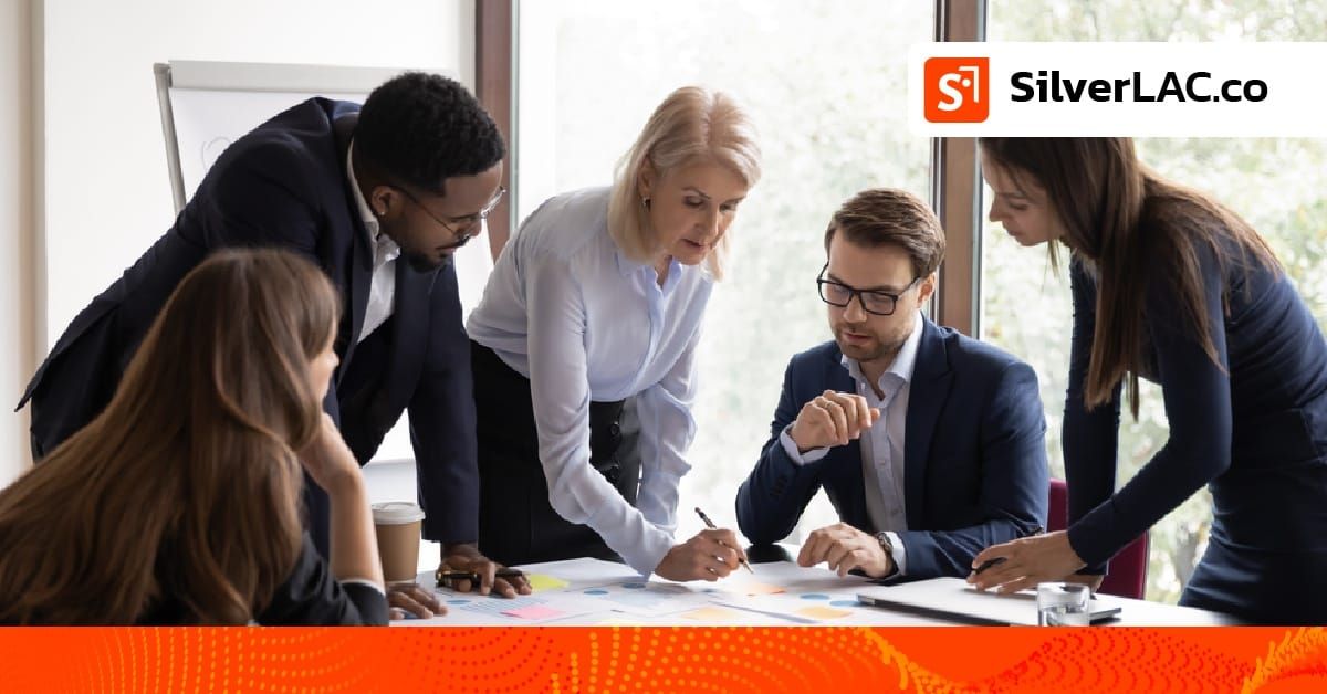 La economía plateada en El Salvador y su impulso por la empresa privada