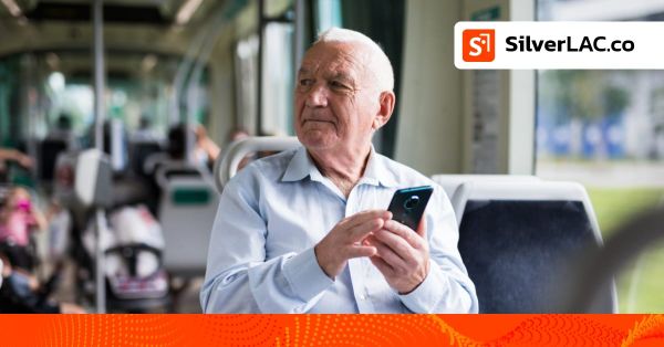 Brecha digital en adultos mayores: 4 estrategias para abordarla