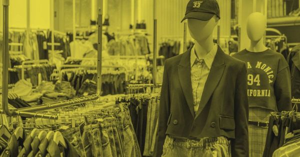 The oil crisis is cracking the fast fashion industry. Can we take advantage of the moment?