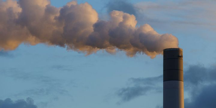 What do cloud service companies disclose about their use of fossil fuels?