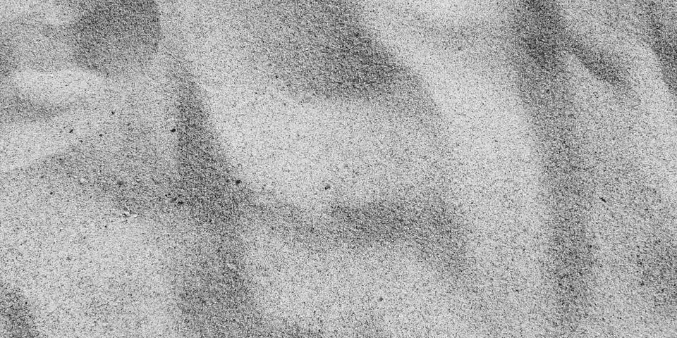 Grains de sable.