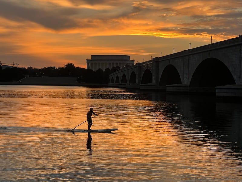 DC-area forecast: Blue skies with cooler highs