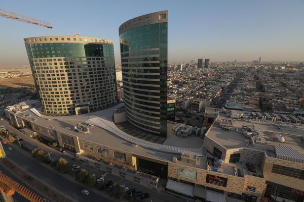 Building from Scrap, Building Through Crisis