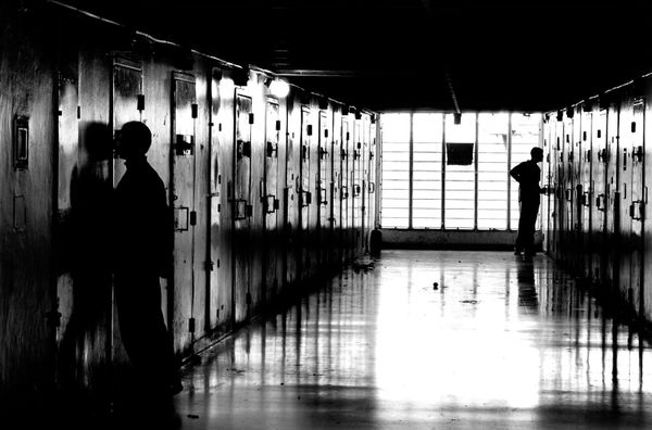 Cell Phones Behind Bars in Lebanon