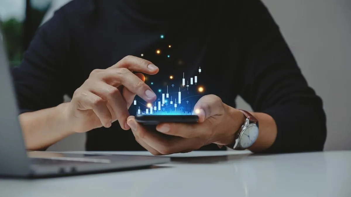 Best Brokerage for Young Professionals (Ages 25-35)