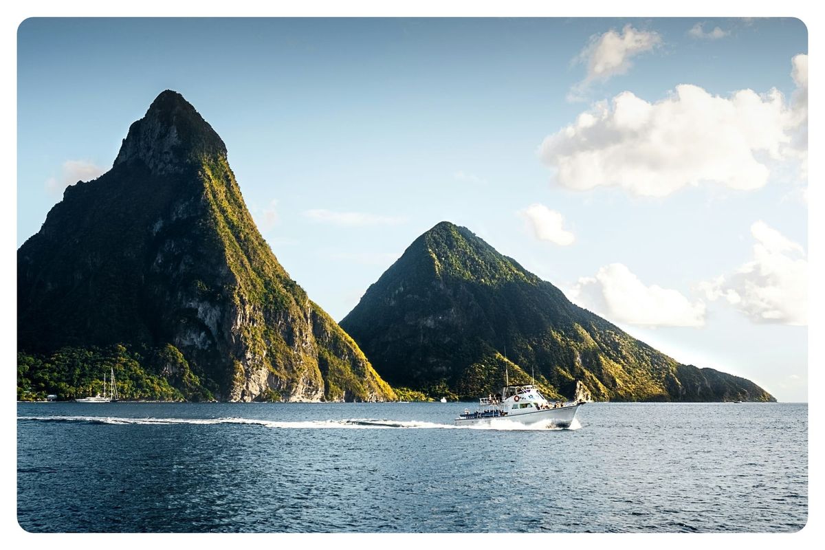 Saint Lucia Luxury Hotels: Hillside Boutiques vs. Beachfront Grand Estates