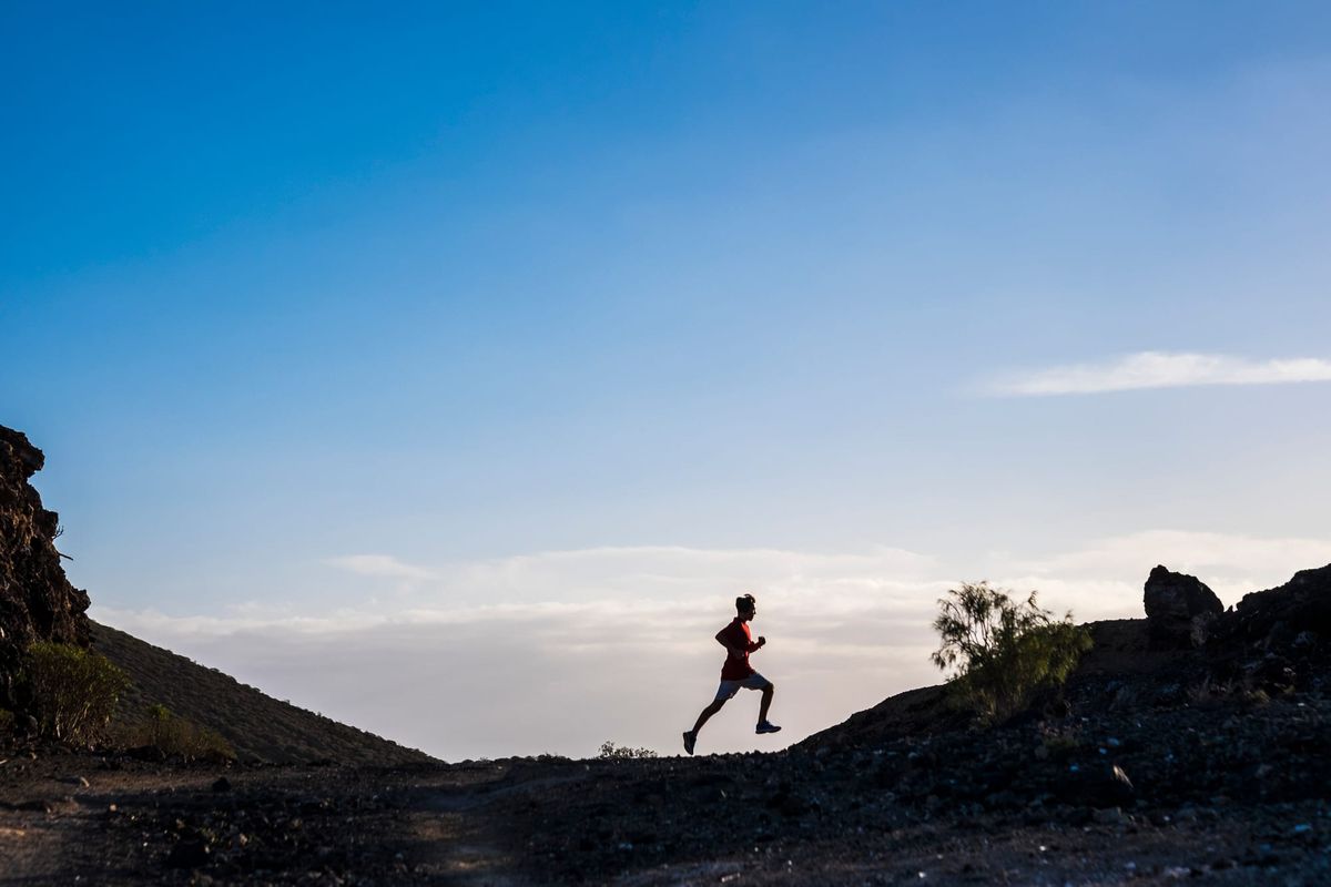 The "VO2 Max" Longevity Engine: Why Zone 5 Sprints Beat Endless Cardio for Extending Lifespan