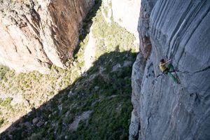 Dylan @dylanfllr onsights Limekiln's mega-classic Vesper as
