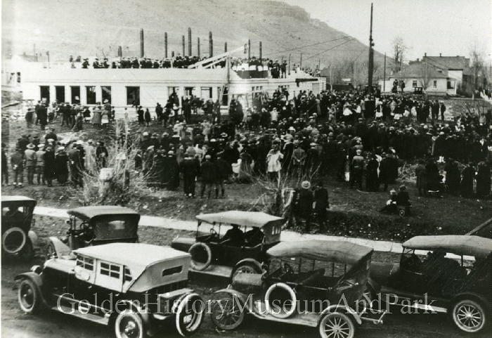 Crowd gathered at Central School (later renamed Mitchell Elementary). The school was still under construction at the time.