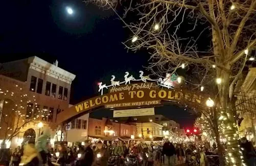 Olde Golden Christmas Starts Tonight with the Candlelight Walk