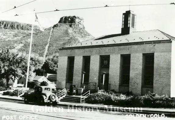 The Migratory Post Office