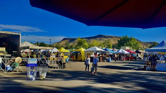 8AM-1PM Golden Farmers Market @ Corner of 10th and Illinois Streets