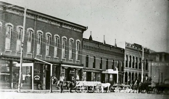 Golden's Opera House