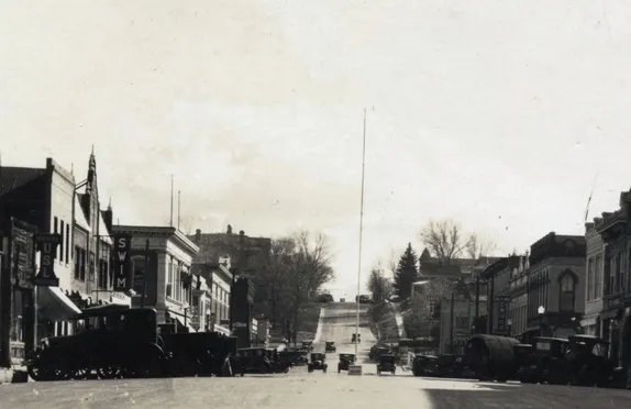 Cars Come to Golden