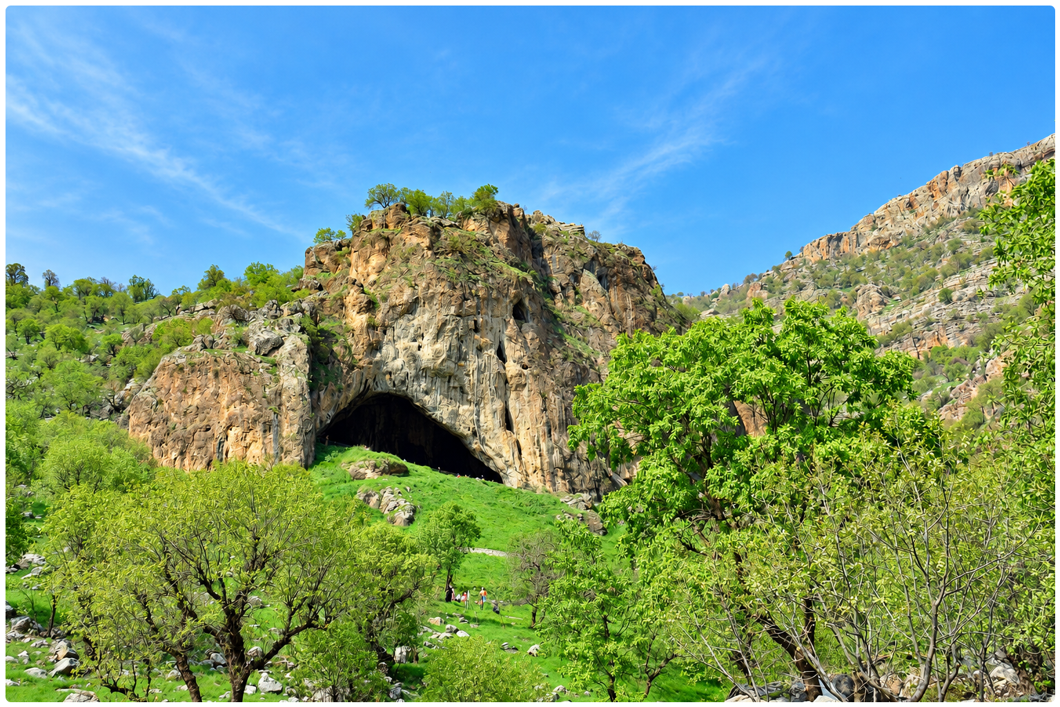 Ancient Shoulder Bone Reveals Possible Fatal Spear Attack on Neanderthal