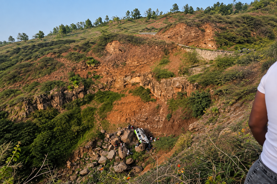 25 Killed as Bus Carrying Students Plunges Into Ravine in Cape Verde