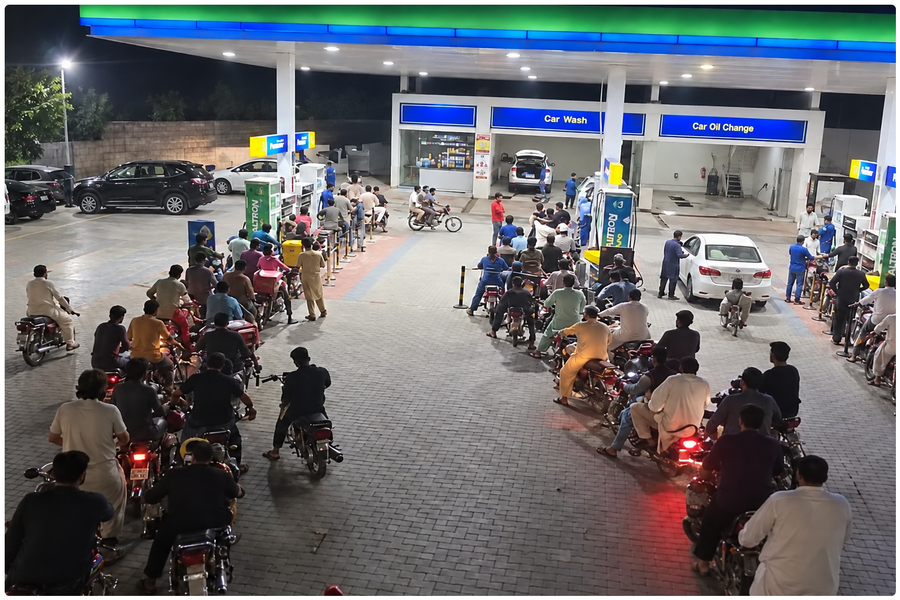 Pakistan Slashes Government Fuel Use as Bangladesh Struggles With Blackouts
