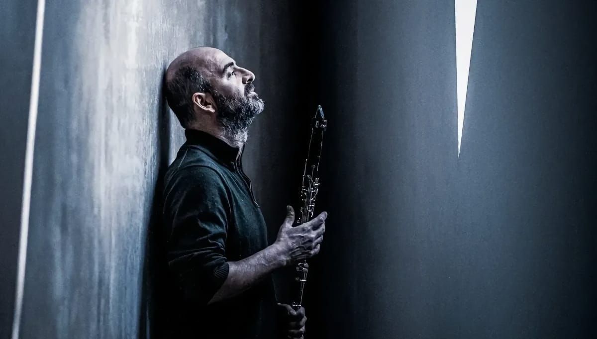 Kinan Azmeh Takes the Sound of Syria's Streets on a World Tour Post feature image