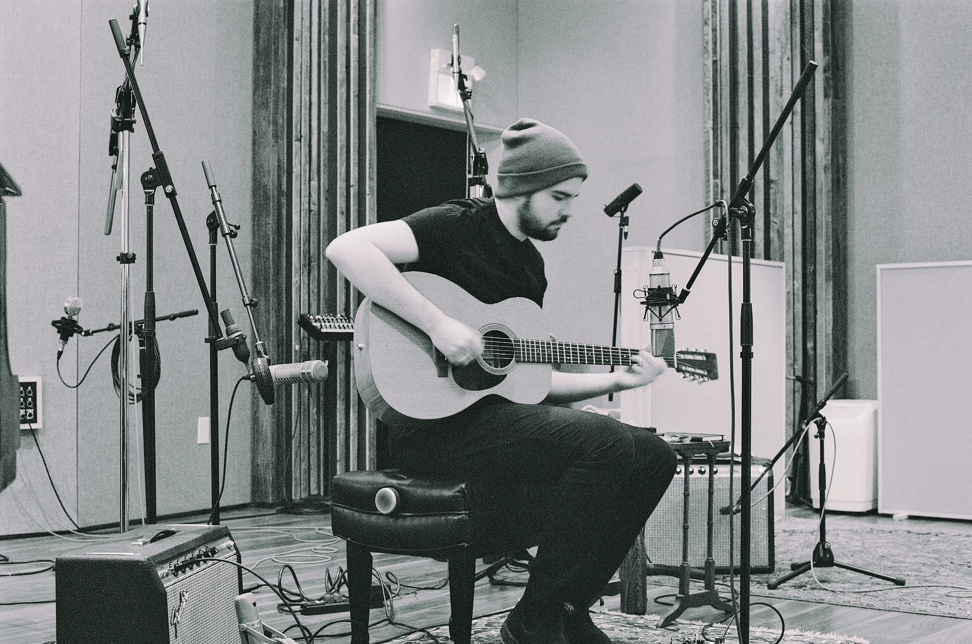 Between the Lines of Dan Pitt's 'Horizontal Depths' feature image