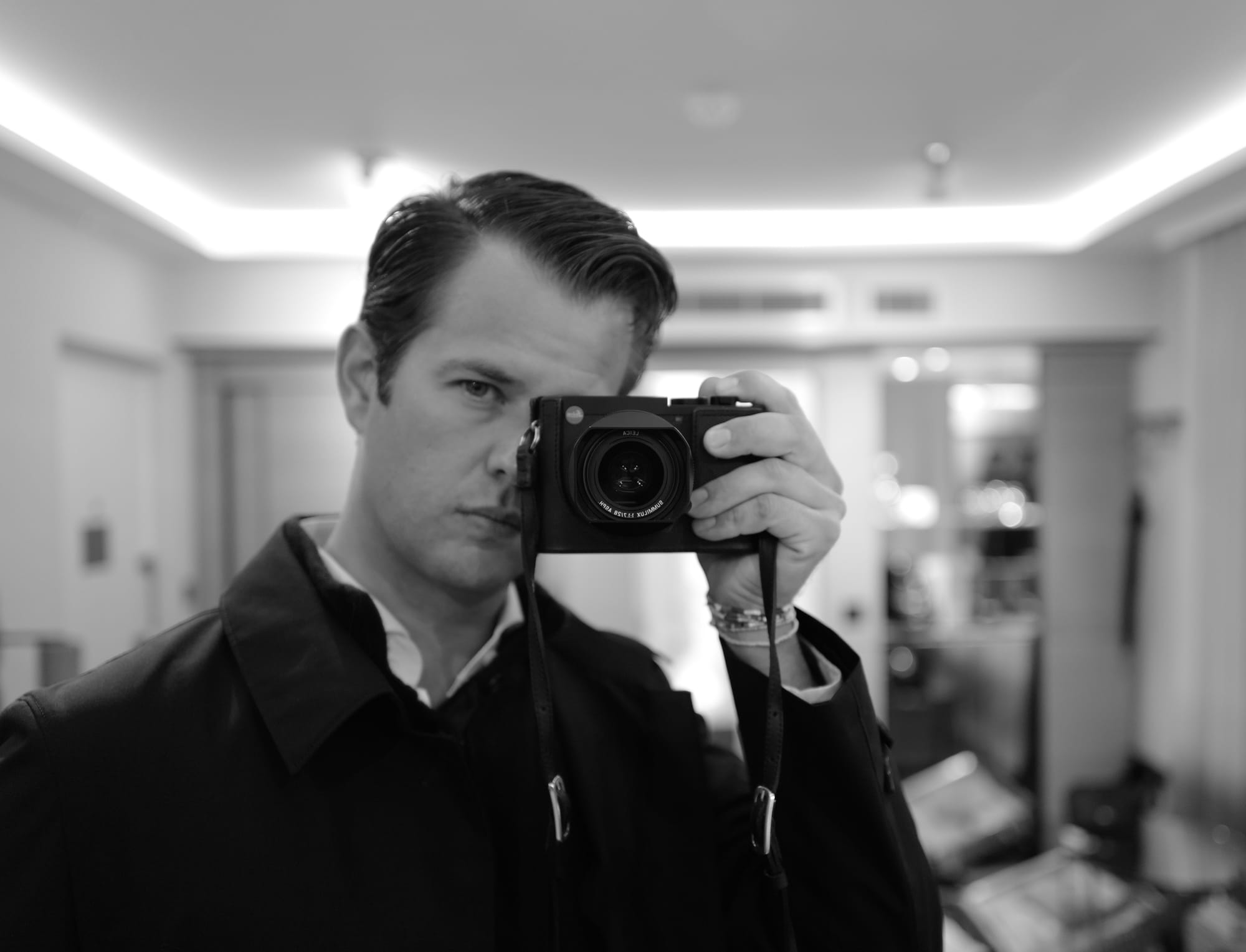 Leica Q2 mirror selfie