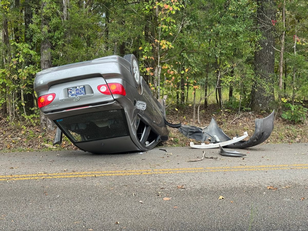 Teen injured in rollover wreck