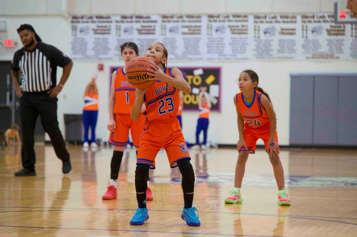 Lady Broncos, Broncos gallop into championship round