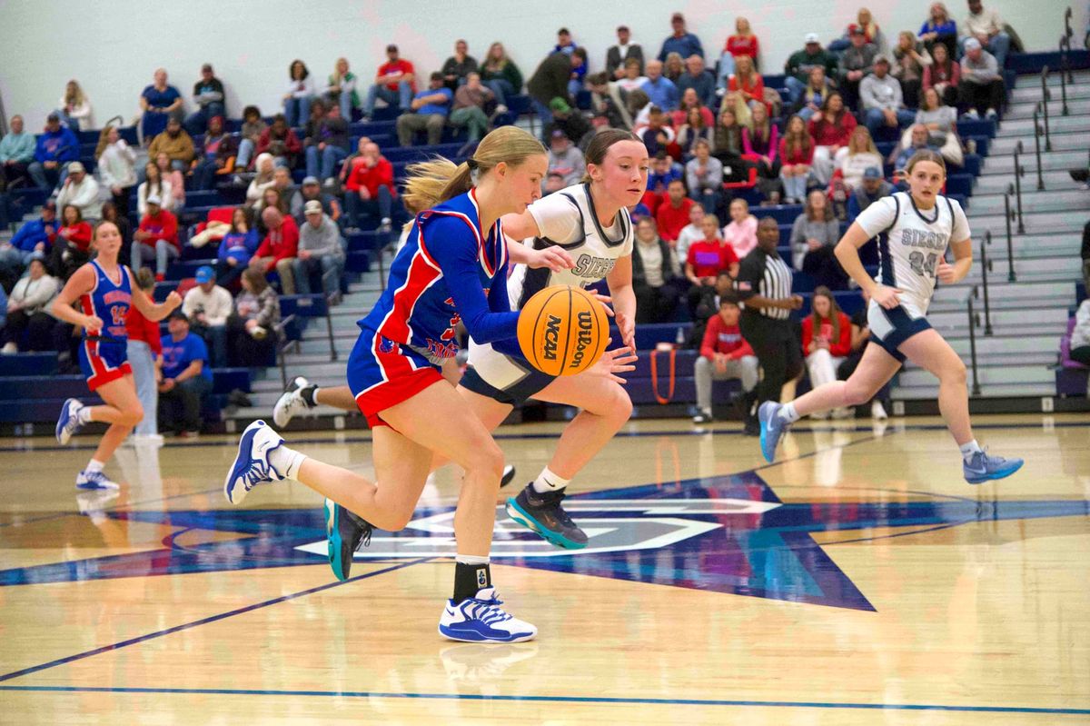 Lady Pioneers slip past Siegel