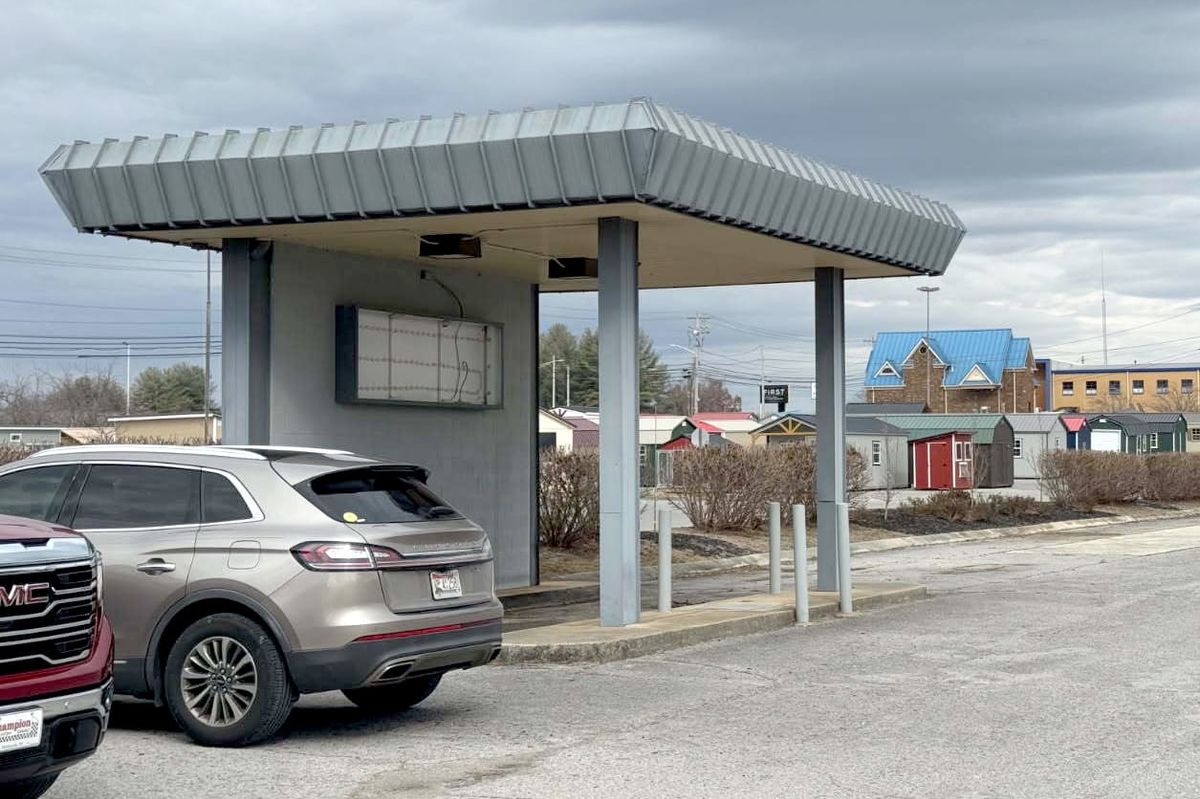 Banking is back at the mall