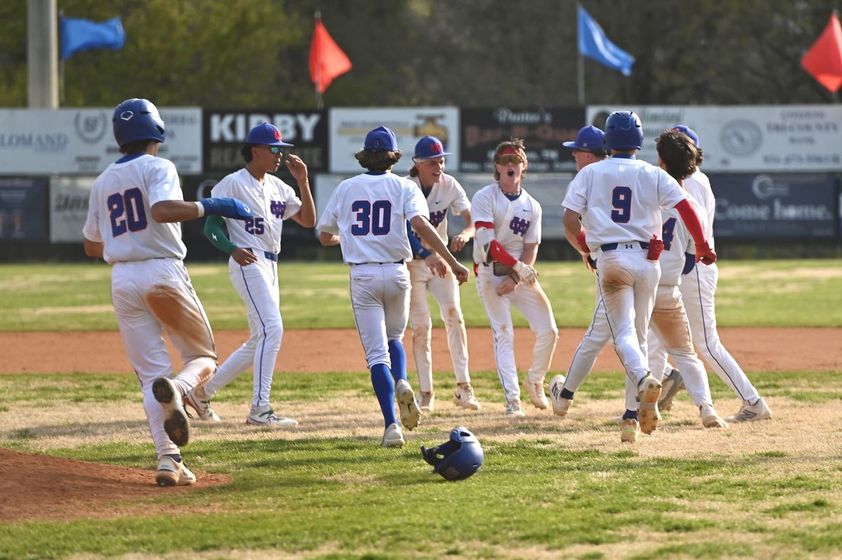 Jones gives Pioneers a perfect dozen
