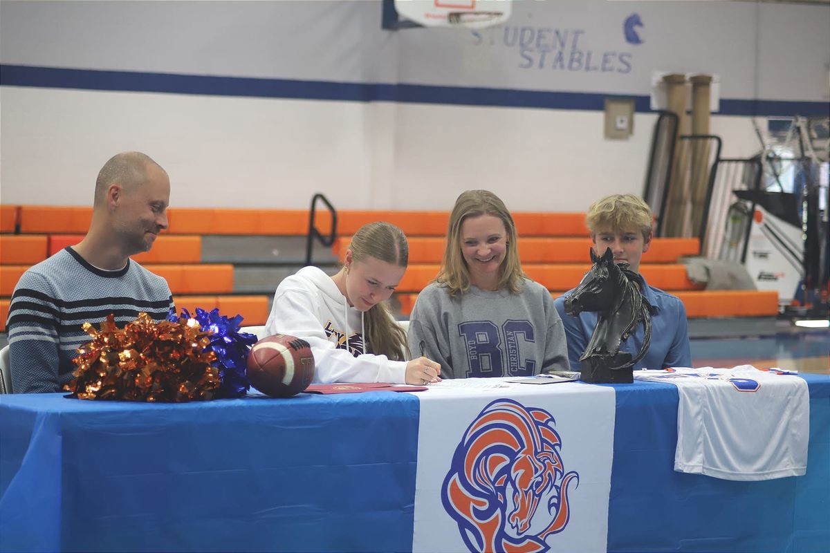 Perry signs with Freed Hardeman