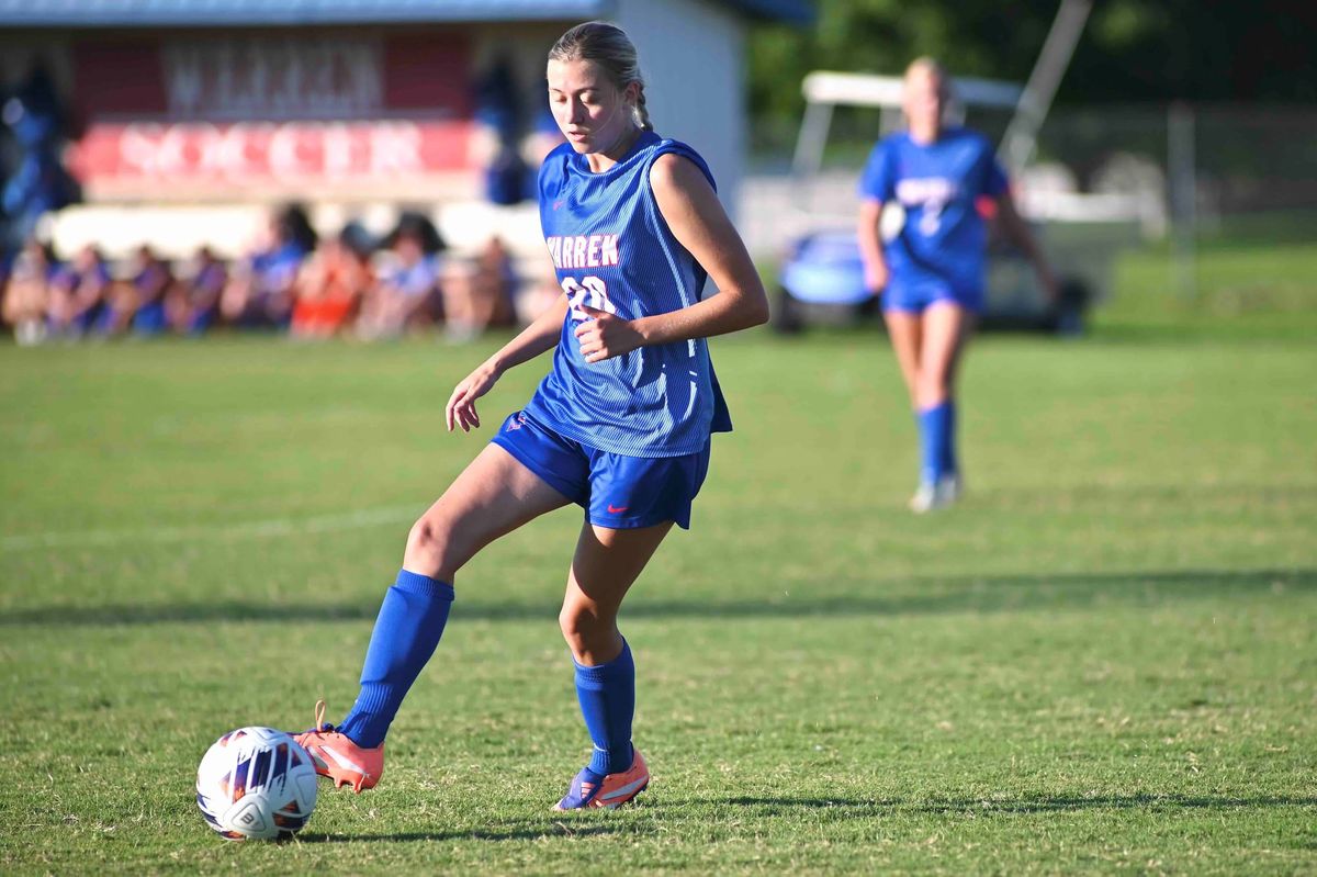 Lady Pioneers hold off Ooltewah in opener