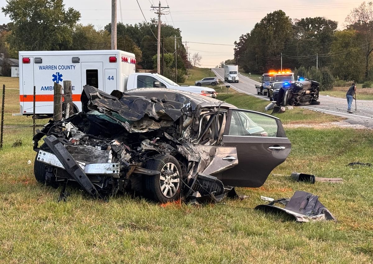 Three injured in multi-car crash on Smithville Hwy.