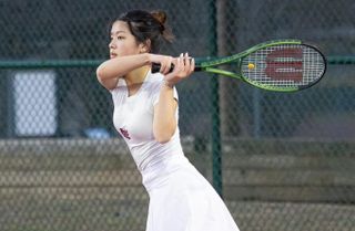 WCHS tennis stings Bees