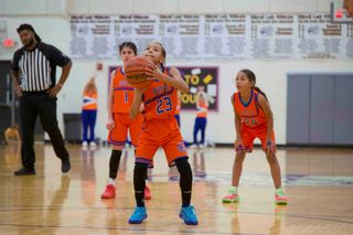 Lady Broncos, Broncos gallop into championship round