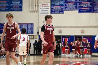 Warriors ruin the Bruins’ night as they drop 51 on Lake Forest