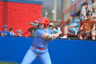Lady Pioneers split first day at Warrior Classic