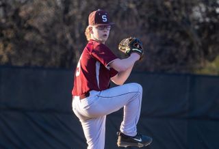 Warriors scratch out 1-0 finale win